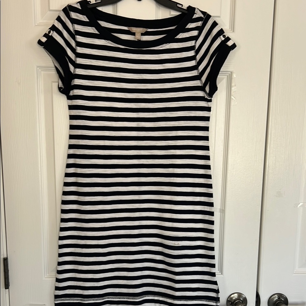 Banana Republic Black and White Cuffed Sleeve Sheath Dress size small